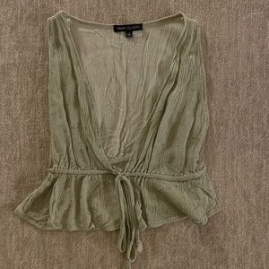 Heart & Hips women’s S front tie flowy crop top